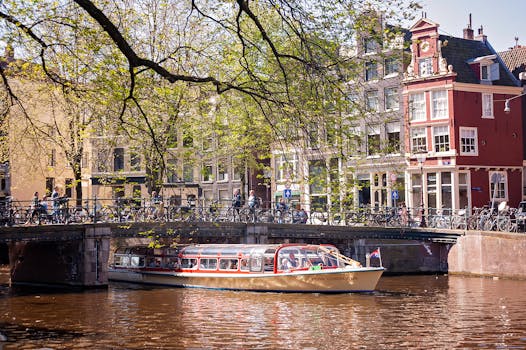 Best Luxury Hotels in Amsterdam With Canal View Suites