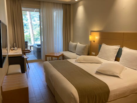 High-End Hotels in Greece With Island Luxury Suites