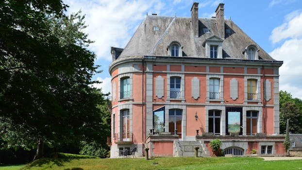 High-End Villas in France With Elegant Chateau Living