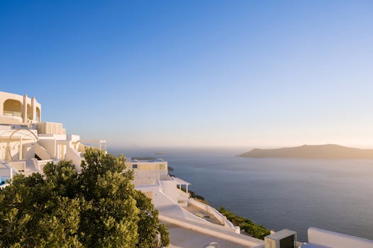 Luxury Resorts in Santorini With Cave Style Infinity Suites