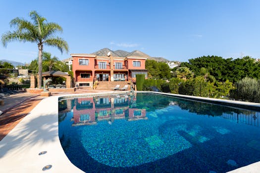 Private Villas in Hawaii With Oceanfront Infinity Pools